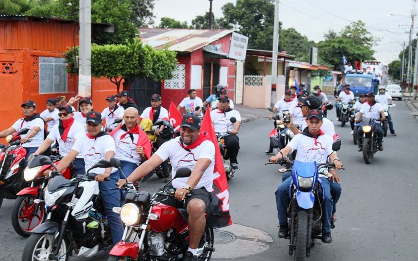 Empresa Portuaria Nacional realiza caravana en saludo al 43 19